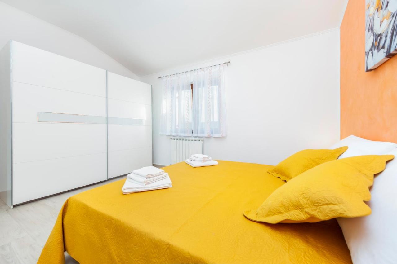 רוביני Comfort Apartments Karla מראה חיצוני תמונה