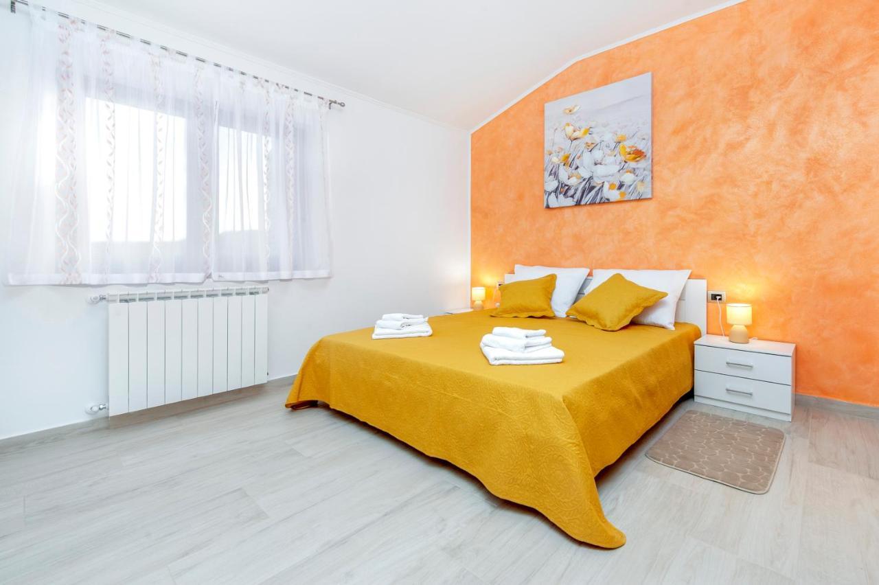 רוביני Comfort Apartments Karla מראה חיצוני תמונה
