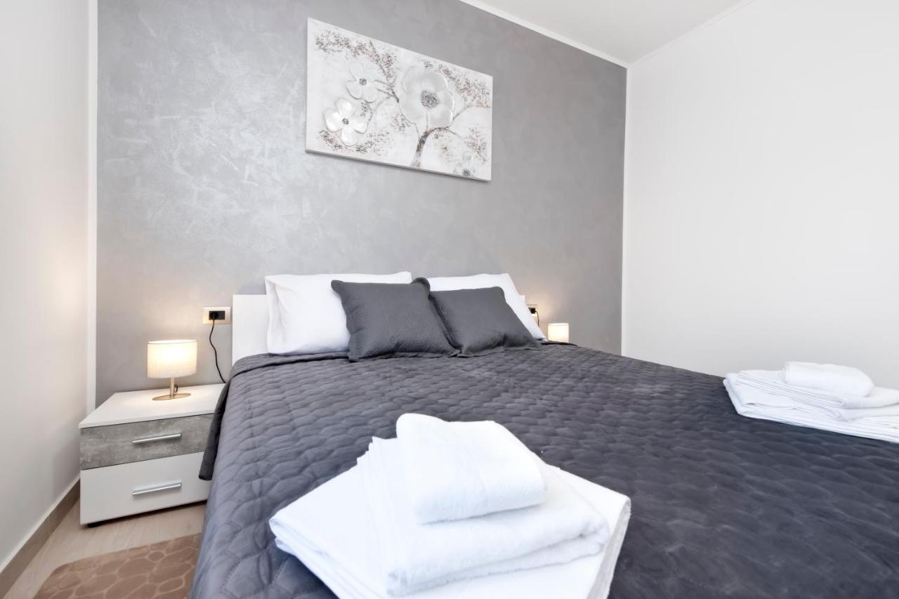 רוביני Comfort Apartments Karla מראה חיצוני תמונה