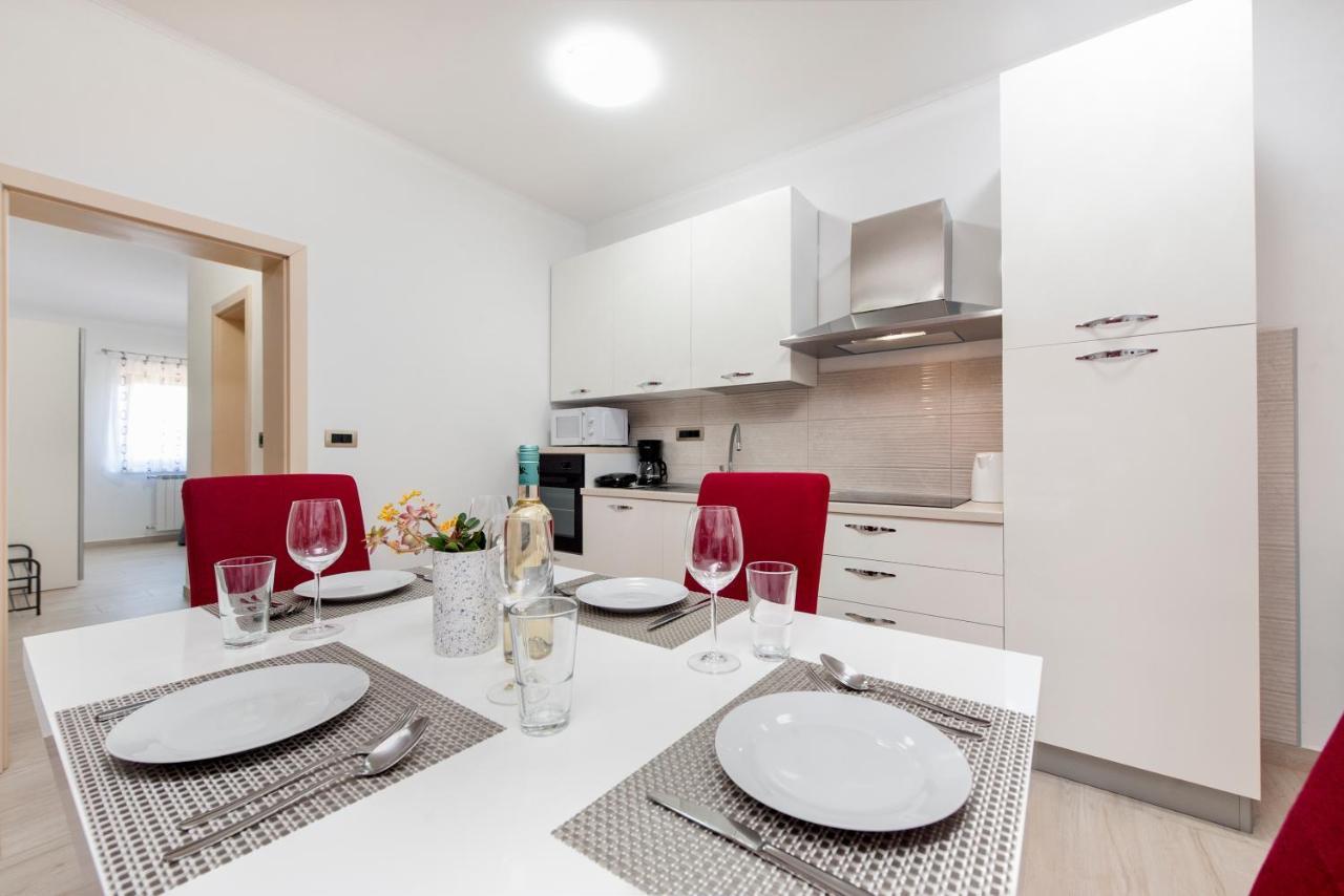 רוביני Comfort Apartments Karla מראה חיצוני תמונה