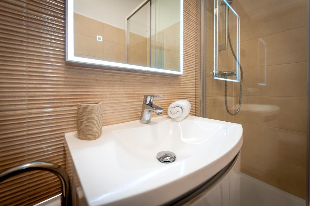 רוביני Comfort Apartments Karla מראה חיצוני תמונה