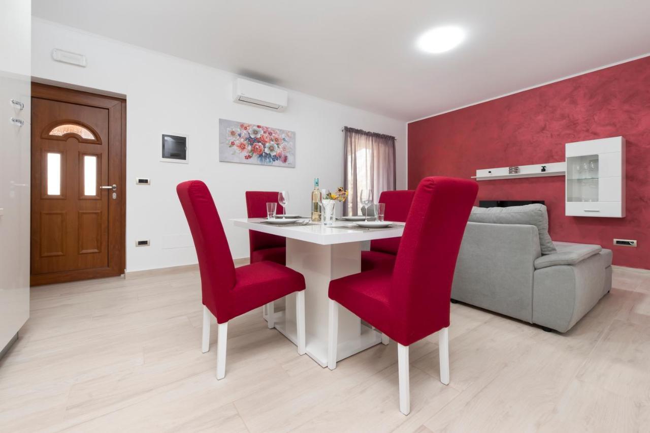רוביני Comfort Apartments Karla מראה חיצוני תמונה