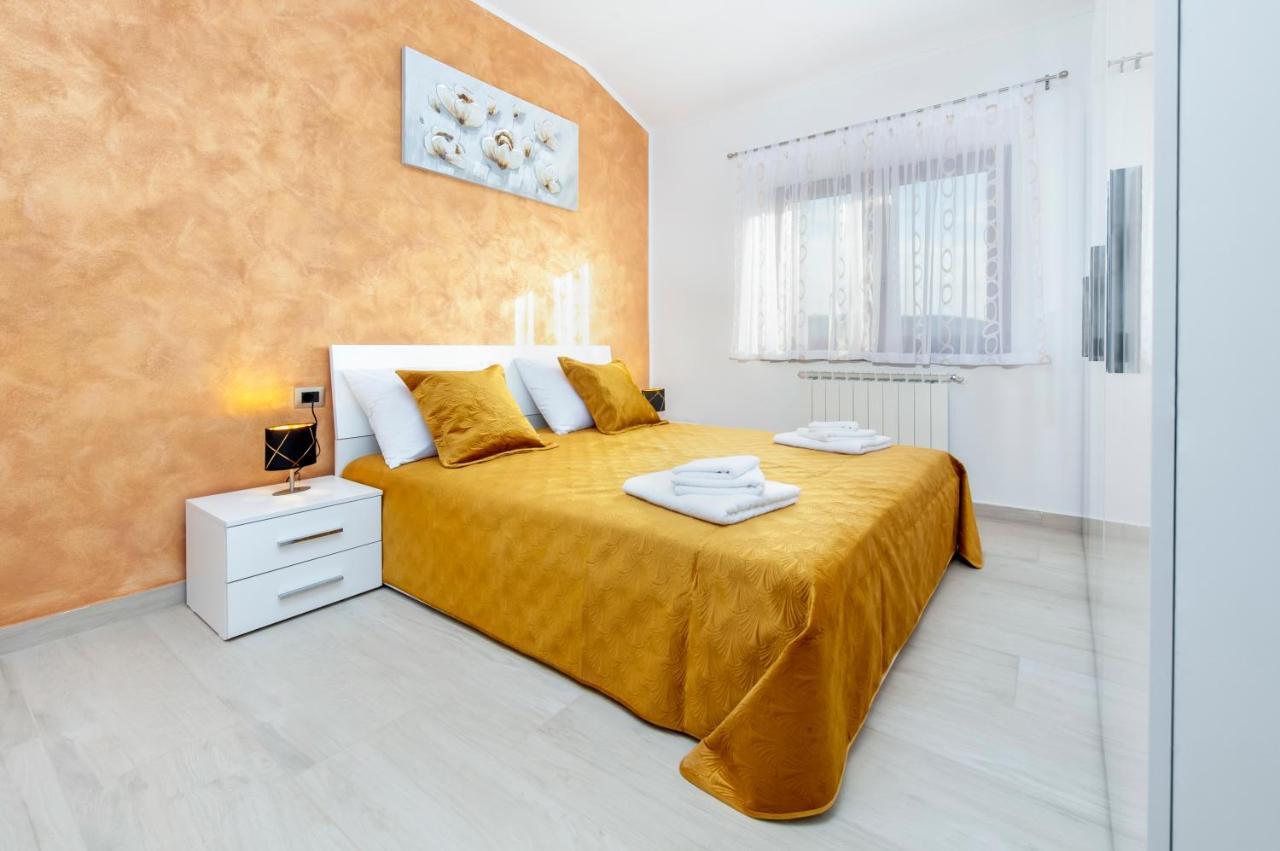 רוביני Comfort Apartments Karla מראה חיצוני תמונה