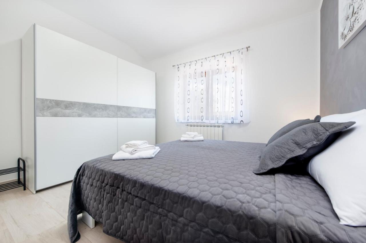 רוביני Comfort Apartments Karla מראה חיצוני תמונה