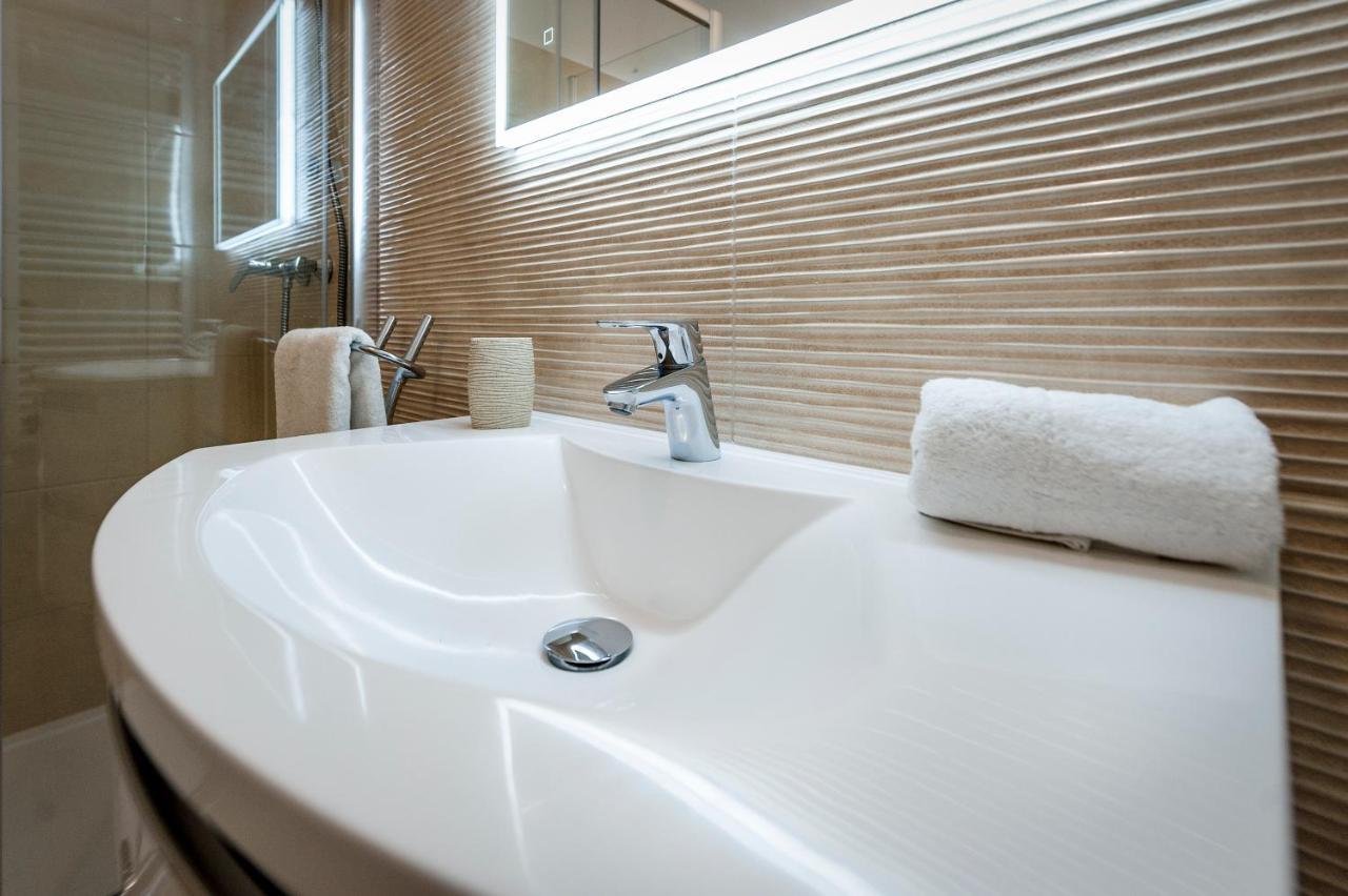 רוביני Comfort Apartments Karla מראה חיצוני תמונה